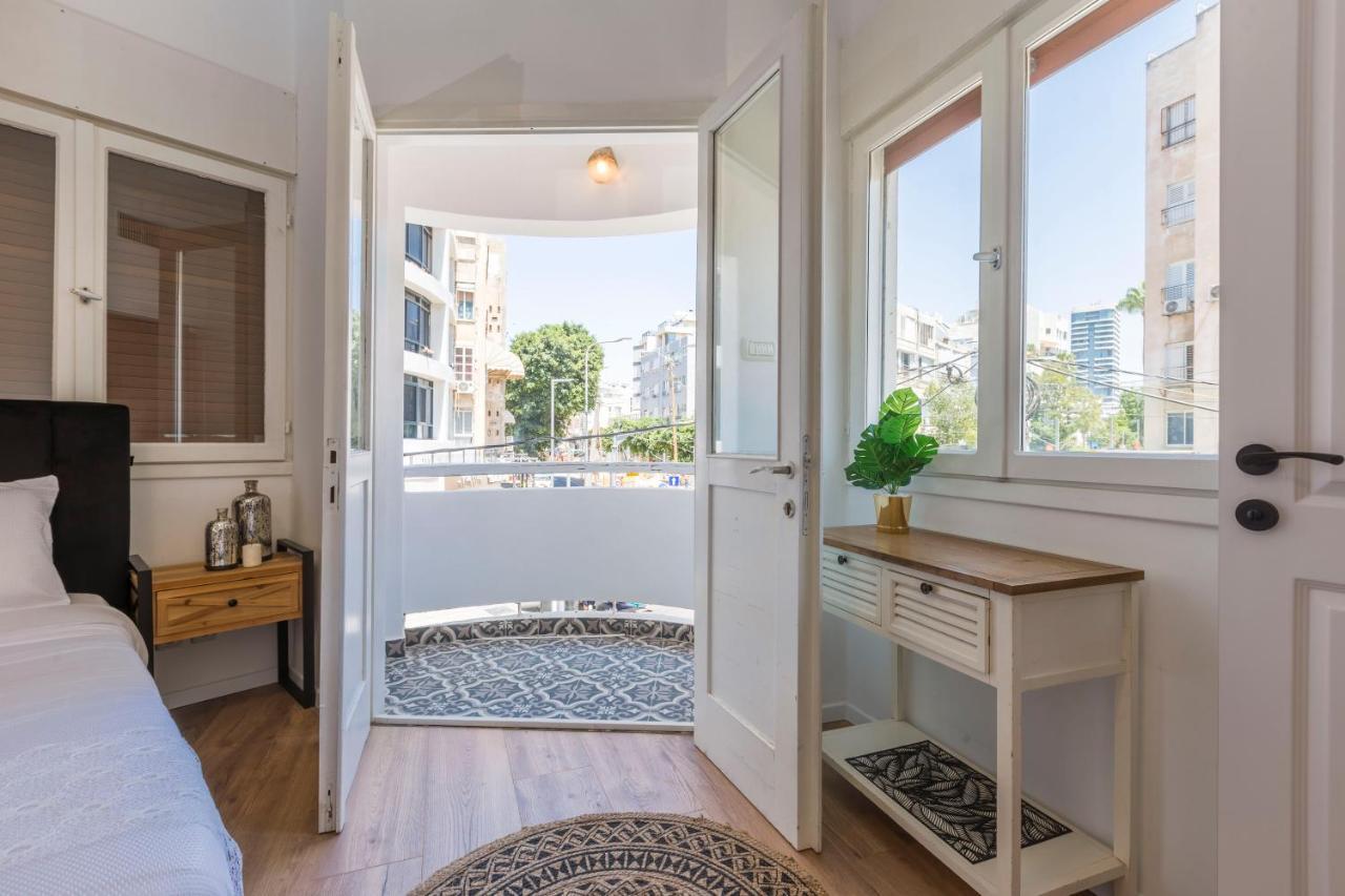 1B Patio Beach House Premium Location W/2 Balcony Tel Aviv Eksteriør billede