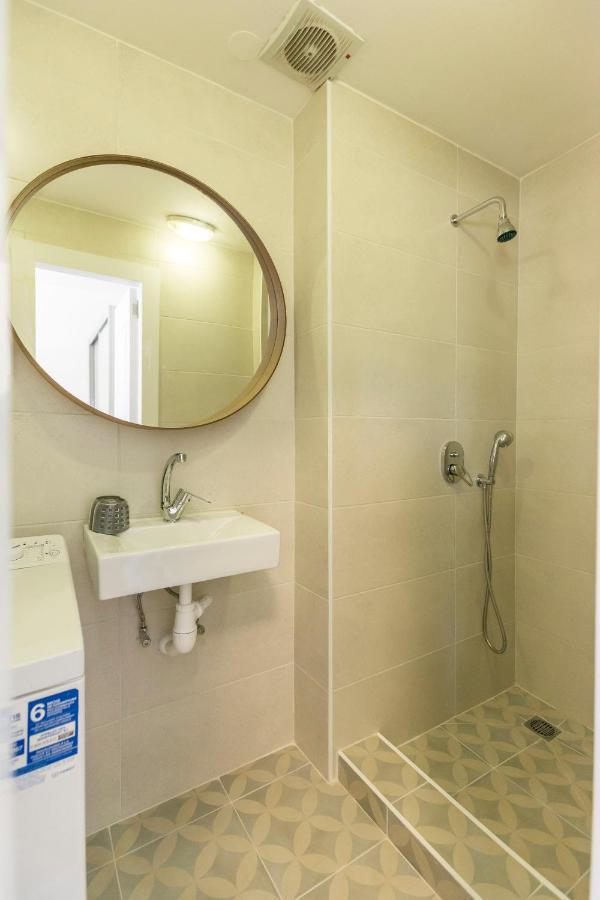 1B Patio Beach House Premium Location W/2 Balcony Tel Aviv Eksteriør billede