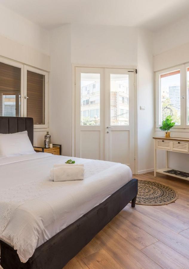 1B Patio Beach House Premium Location W/2 Balcony Tel Aviv Eksteriør billede